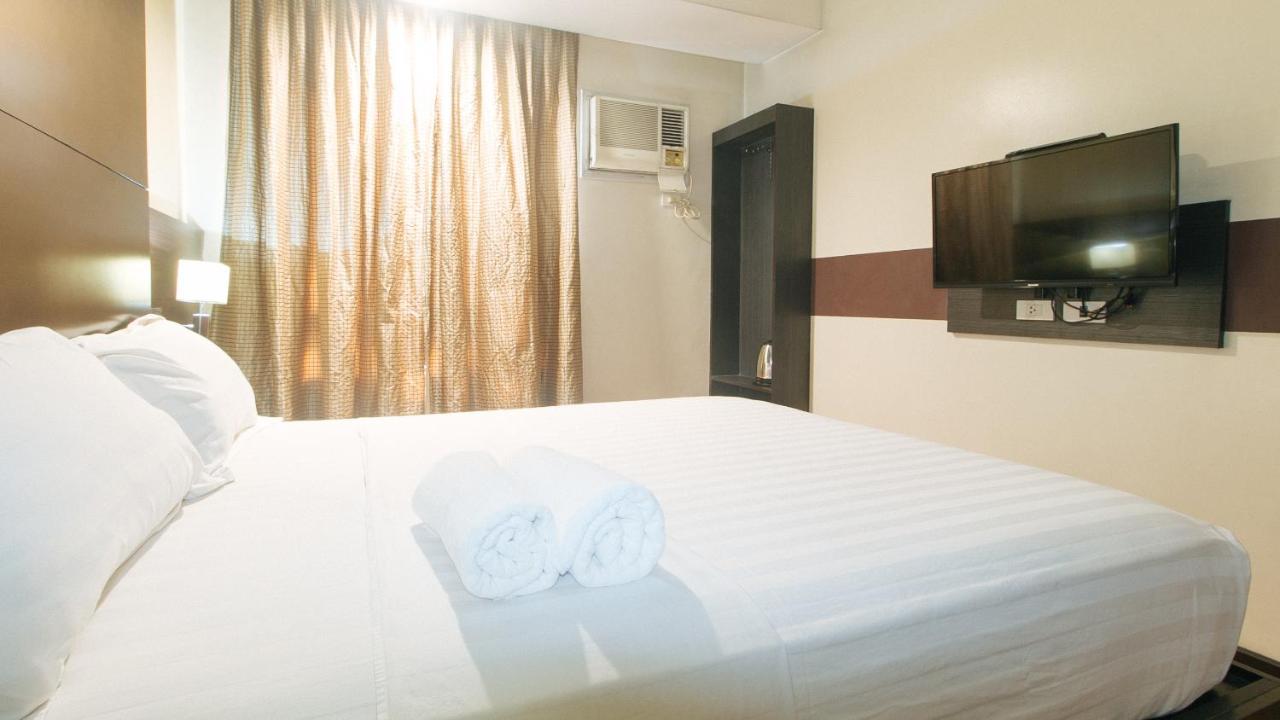 Lorenzzo Suites Hotel Makati City Zewnętrze zdjęcie