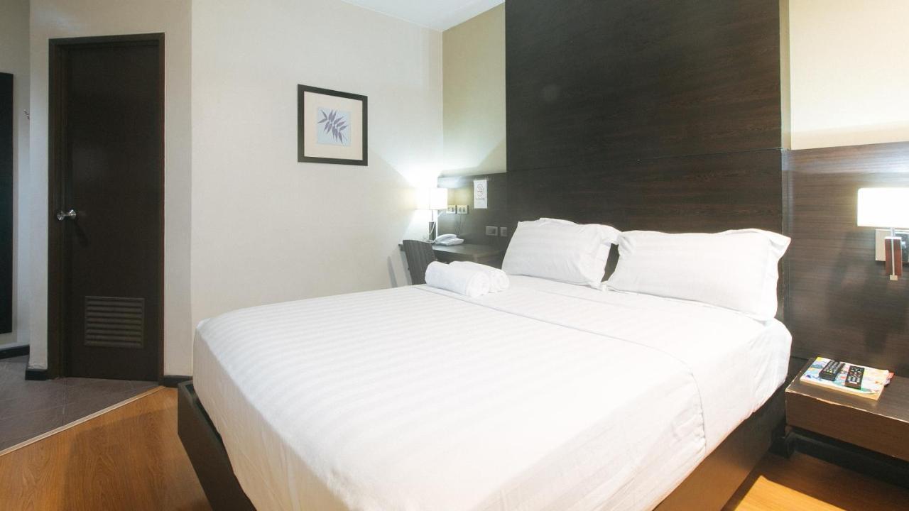 Lorenzzo Suites Hotel Makati City Zewnętrze zdjęcie