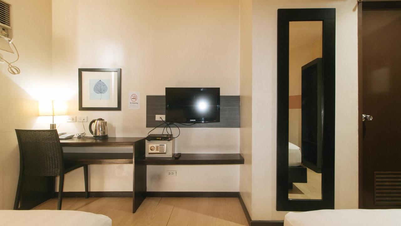 Lorenzzo Suites Hotel Makati City Zewnętrze zdjęcie
